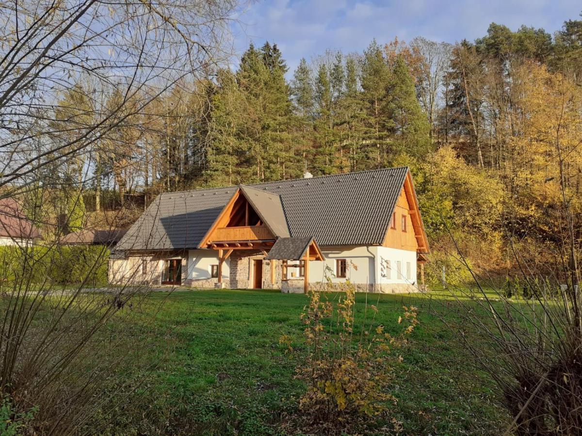 Willa The Retreat Zdarky Zewnętrze zdjęcie